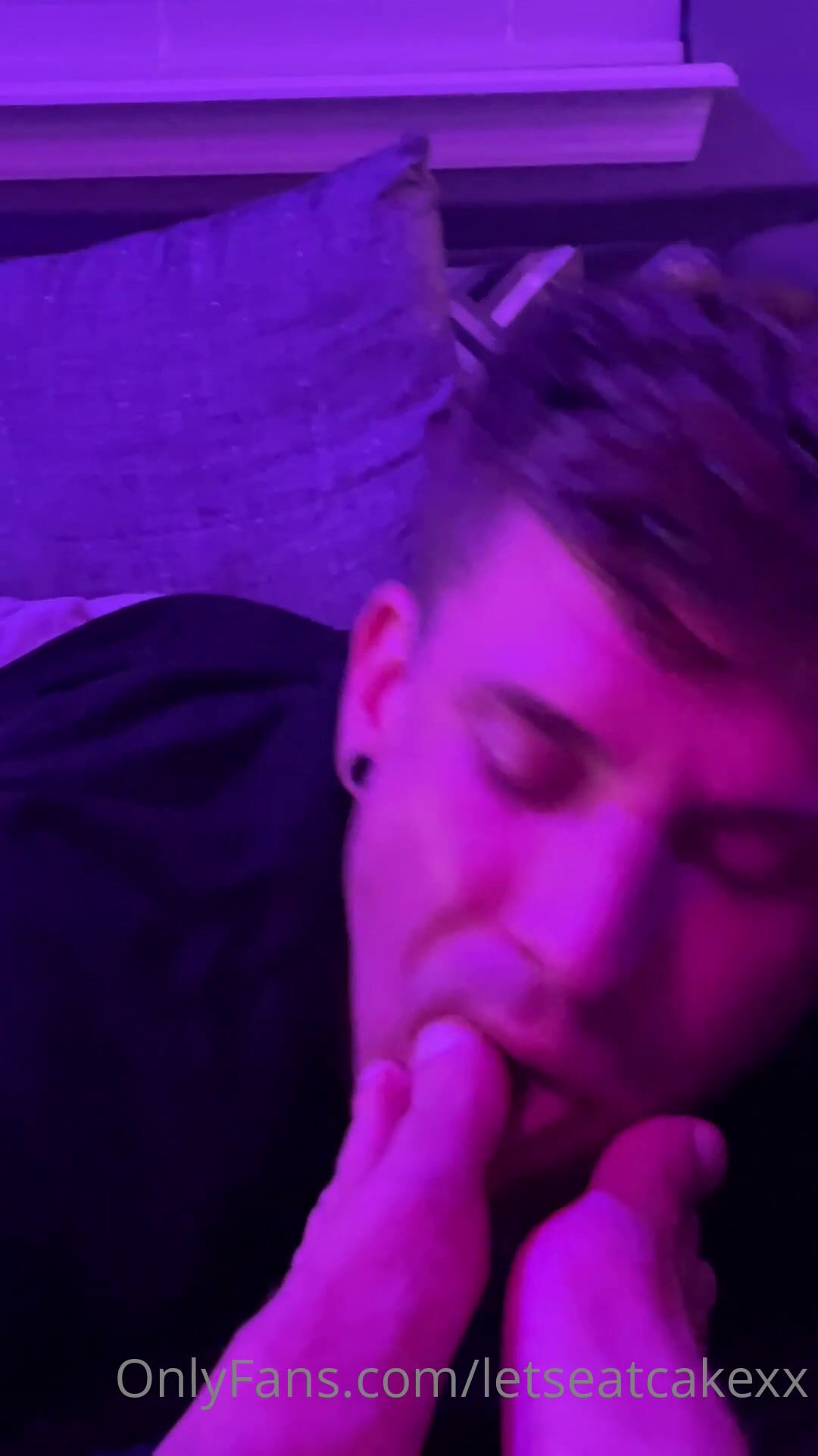 OnlyFans - Tyler never had a thing for feet before    but for some reason, he just LOVES my feet and my cum - free gay porn